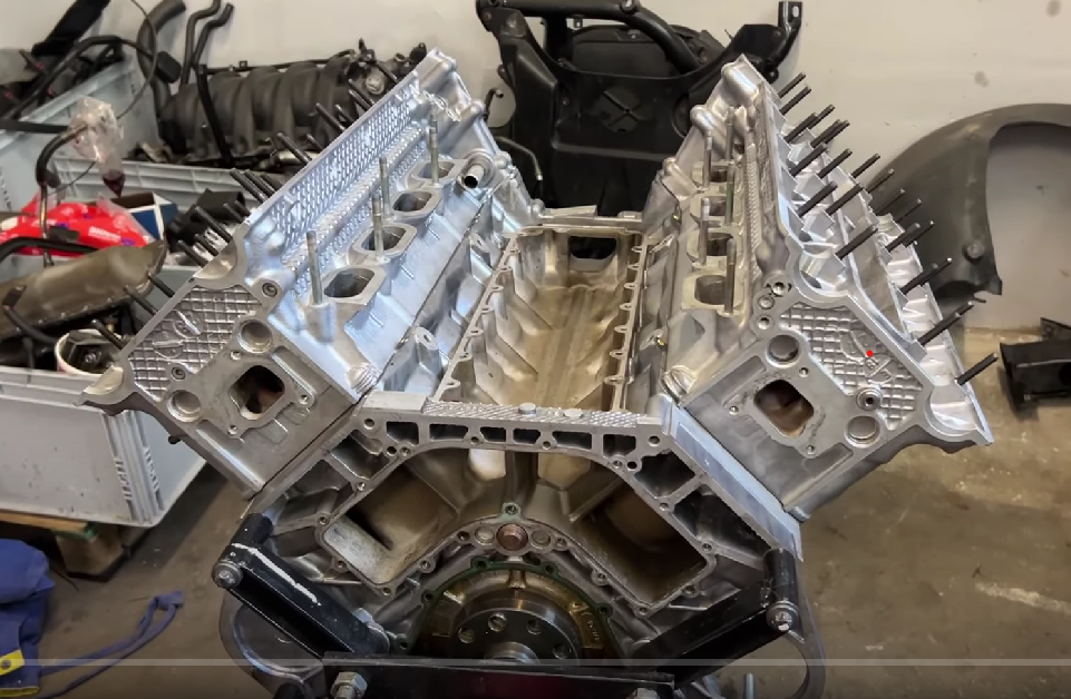 Vyčistený motorový priestor