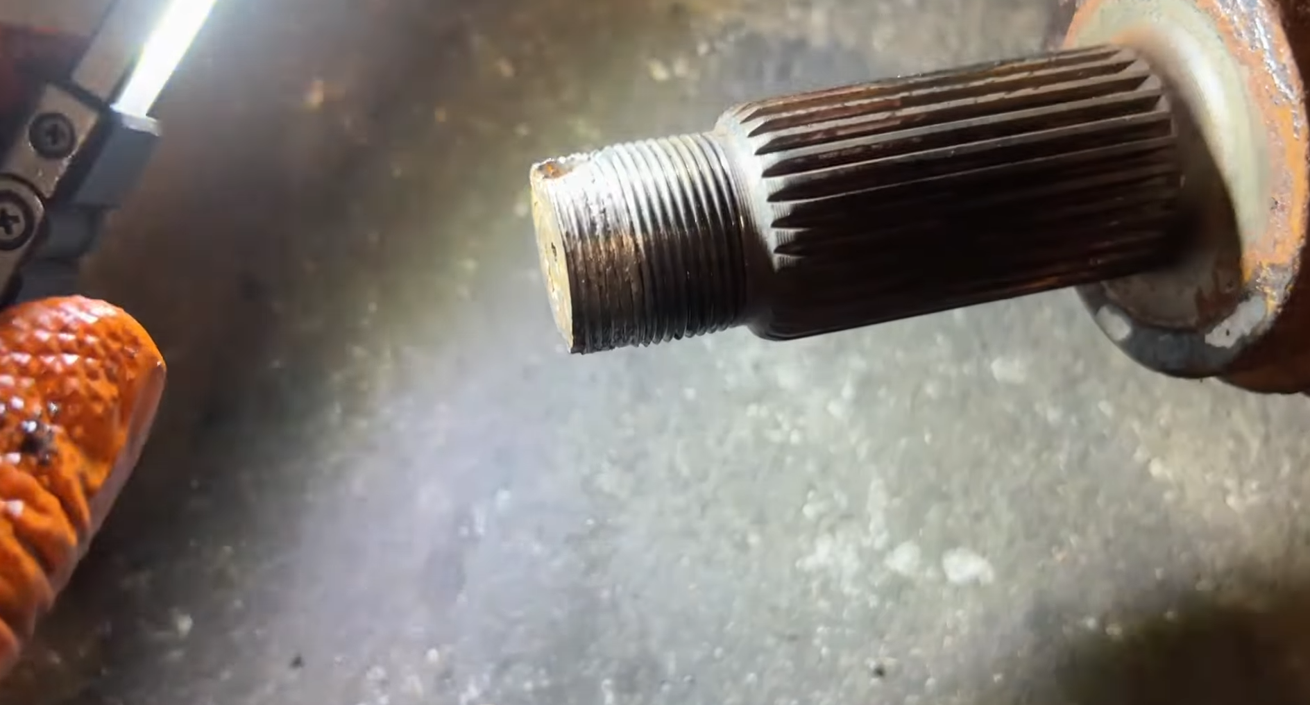 Poškodená poloos a chyby podvozku